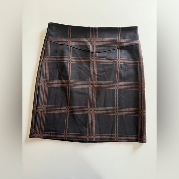 Halogen-Black and Brown-Plaid Mini Skirt-Fall-Classic-Preppy-Size S - Picture 1 of 10